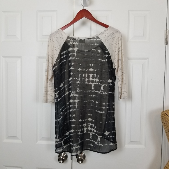 H.I.P Tunic - Picture 2 of 5